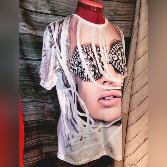 Lady Gaga Tee 🕶️ - Picture 2 of 8